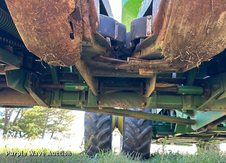 image for item NP9652 John Deere 853  all-crop head