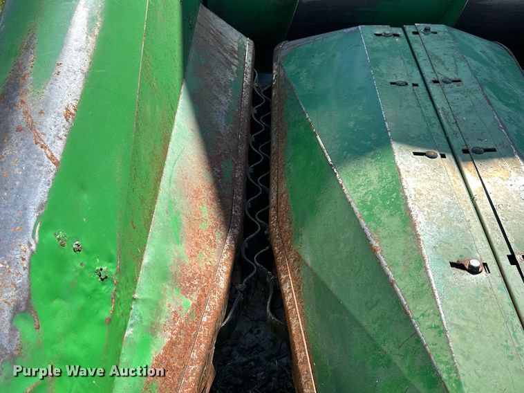 image for item NP9652 John Deere 853  all-crop head