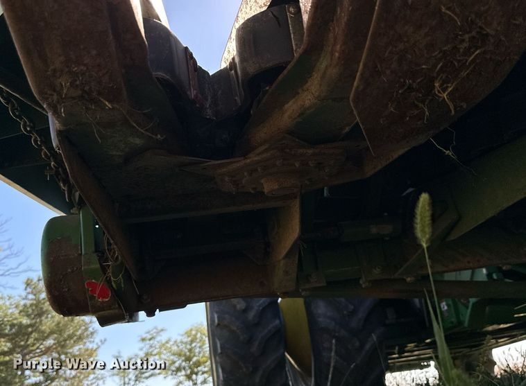 image for item NP9652 John Deere 853  all-crop head