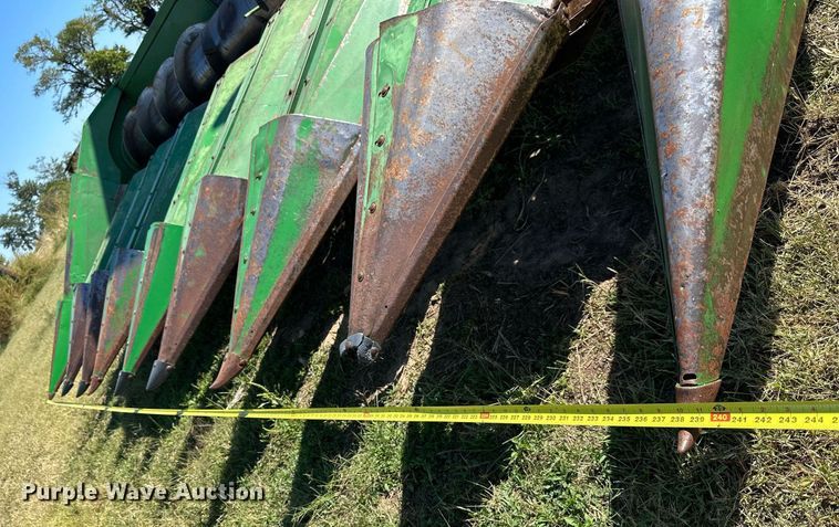 image for item NP9652 John Deere 853  all-crop head