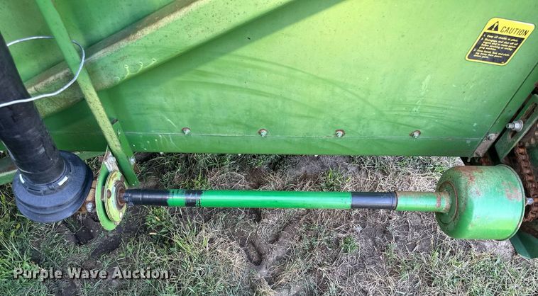 image for item NP9652 John Deere 853  all-crop head