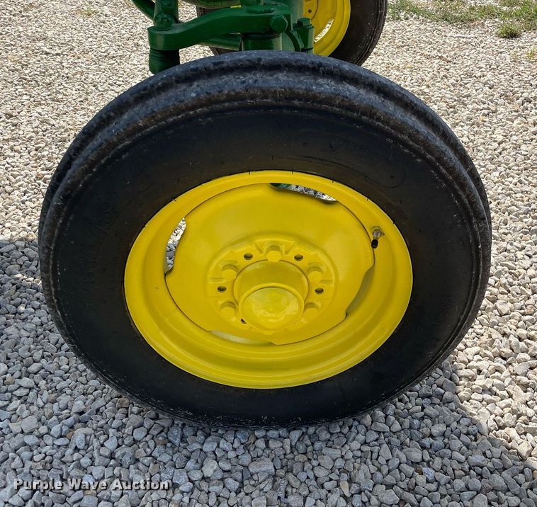 image for item NX9760 1964 John Deere 3020 tractor