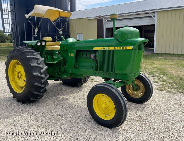 image for item NX9761 1963 John Deere 4010 tractor