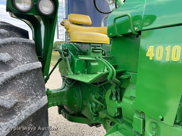 image for item NX9761 1963 John Deere 4010 tractor