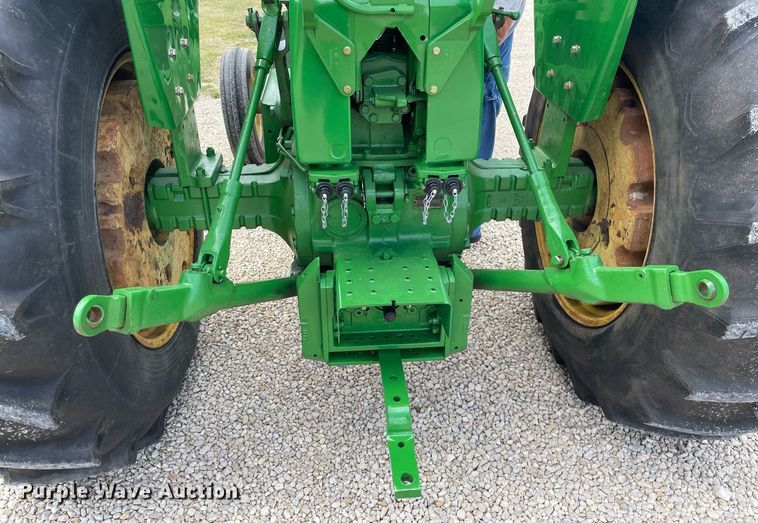 image for item NX9761 1963 John Deere 4010 tractor