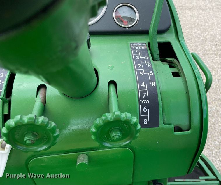 image for item NX9761 1963 John Deere 4010 tractor