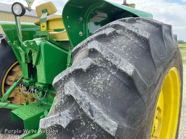 image for item NX9761 1963 John Deere 4010 tractor