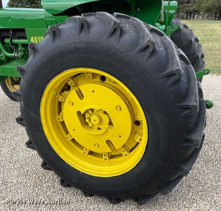 image for item NX9761 1963 John Deere 4010 tractor