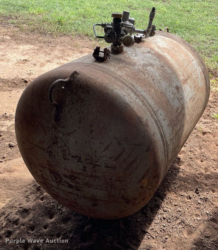 image for item NX9761 1963 John Deere 4010 tractor