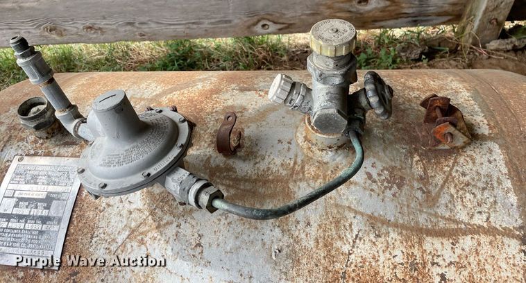 image for item NX9761 1963 John Deere 4010 tractor