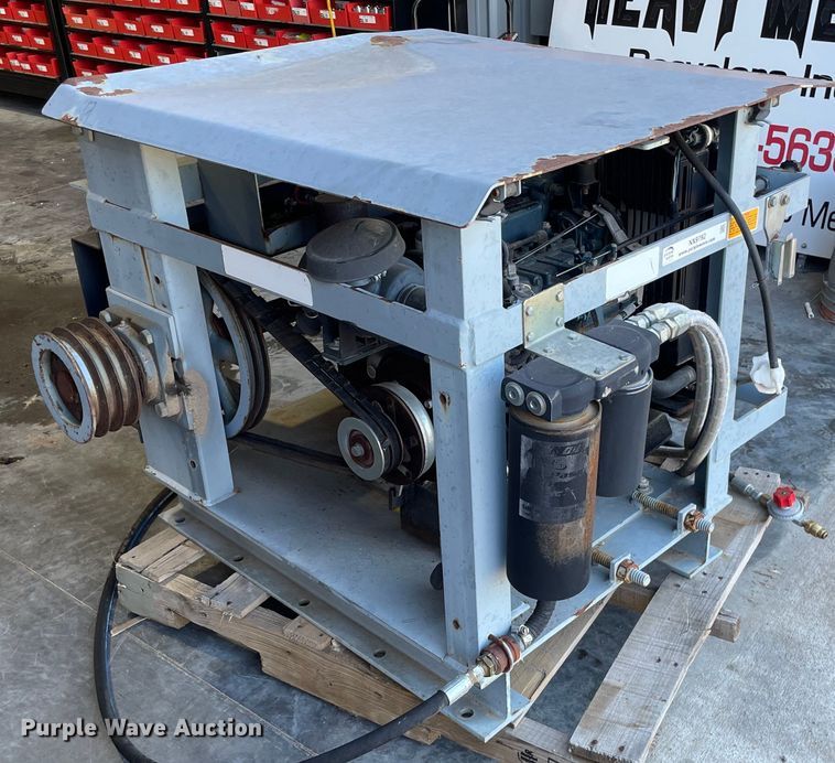 image for item NX9792 Kubota DG972-ES  engine