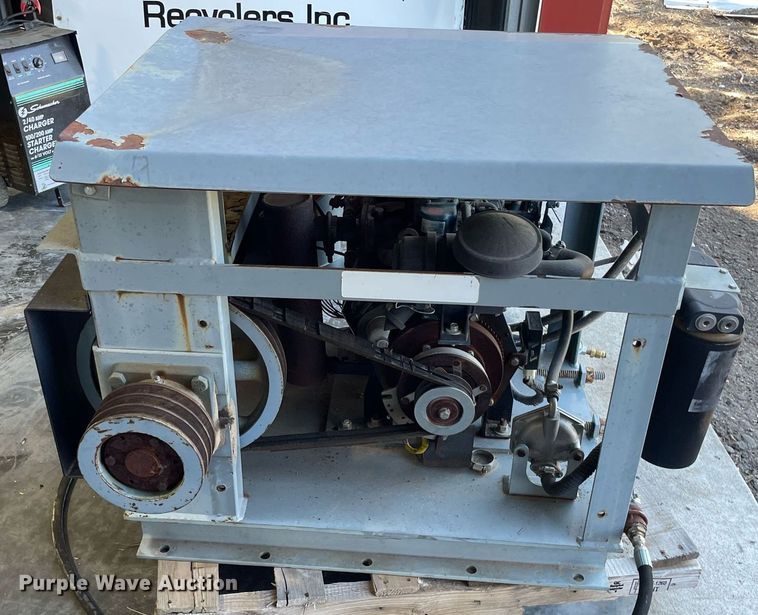 image for item NX9792 Kubota DG972-ES  engine