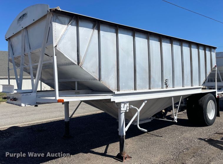 image for item NX9793 1979 Titan  grain trailer