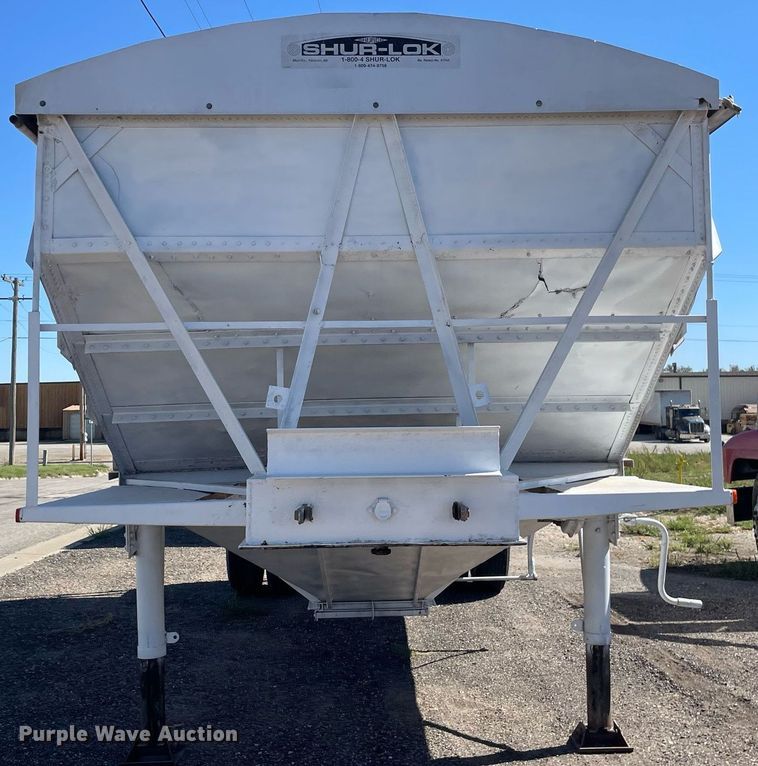 image for item NX9793 1979 Titan  grain trailer