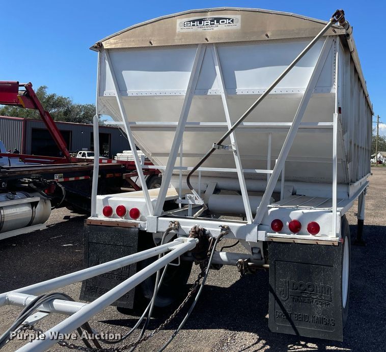 image for item NX9793 1979 Titan  grain trailer