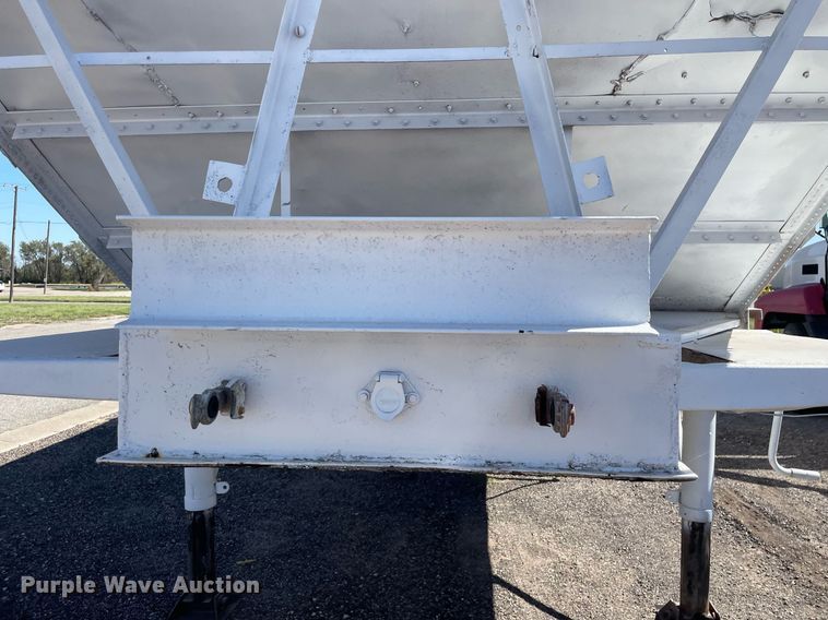 image for item NX9793 1979 Titan  grain trailer