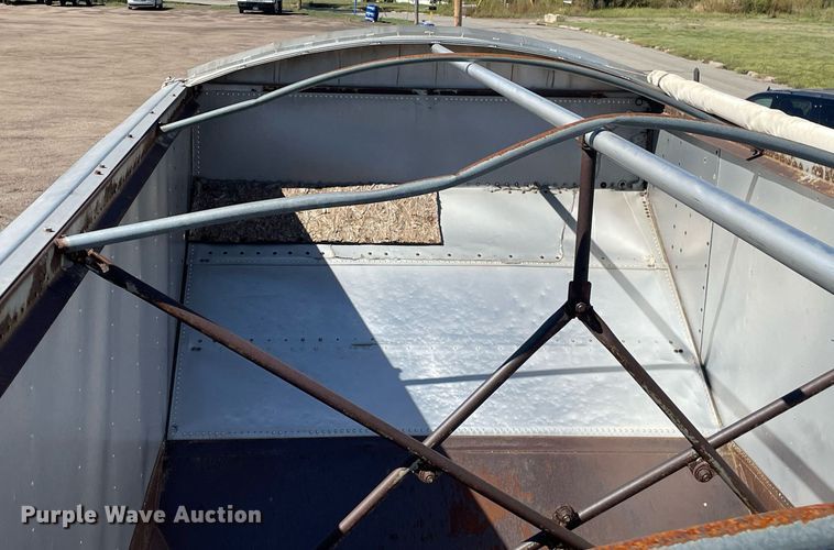 image for item NX9793 1979 Titan  grain trailer