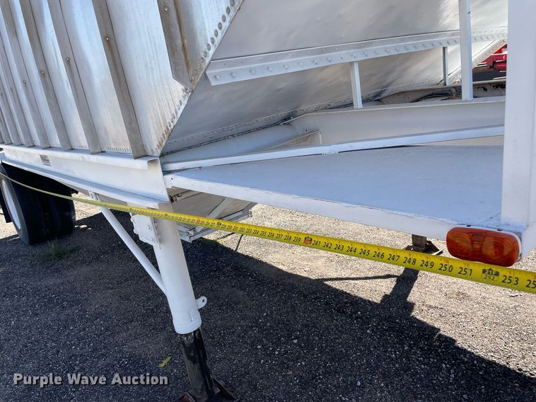 image for item NX9793 1979 Titan  grain trailer