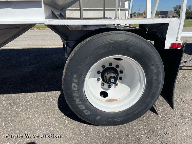 image for item NX9793 1979 Titan  grain trailer