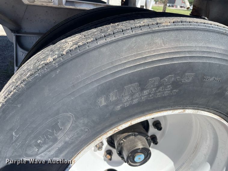 image for item NX9793 1979 Titan  grain trailer