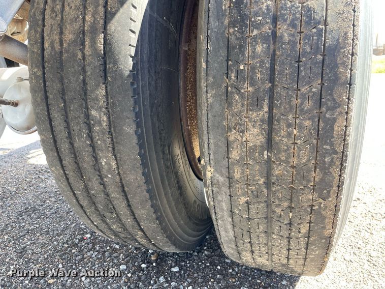 image for item NX9793 1979 Titan  grain trailer