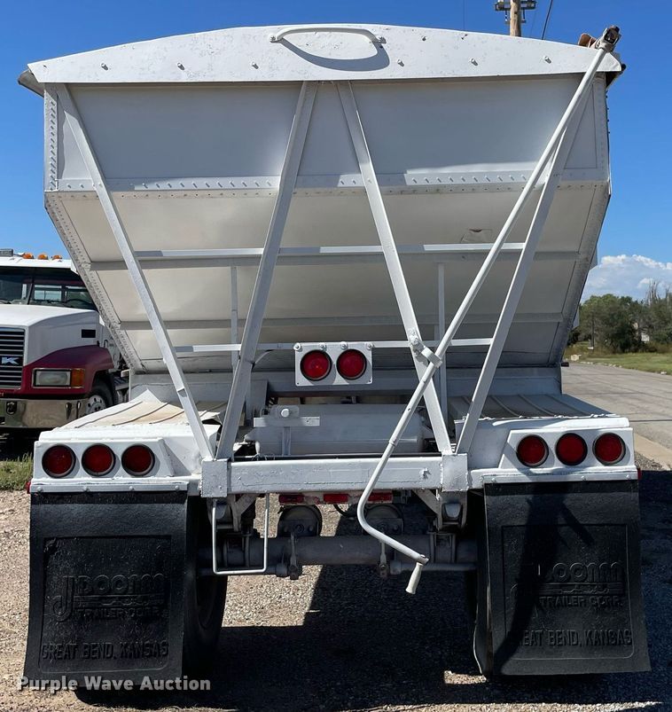 image for item NX9794 1979 Doonan  pup grain trailer