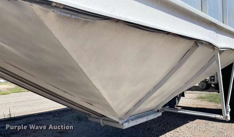 image for item NX9794 1979 Doonan  pup grain trailer