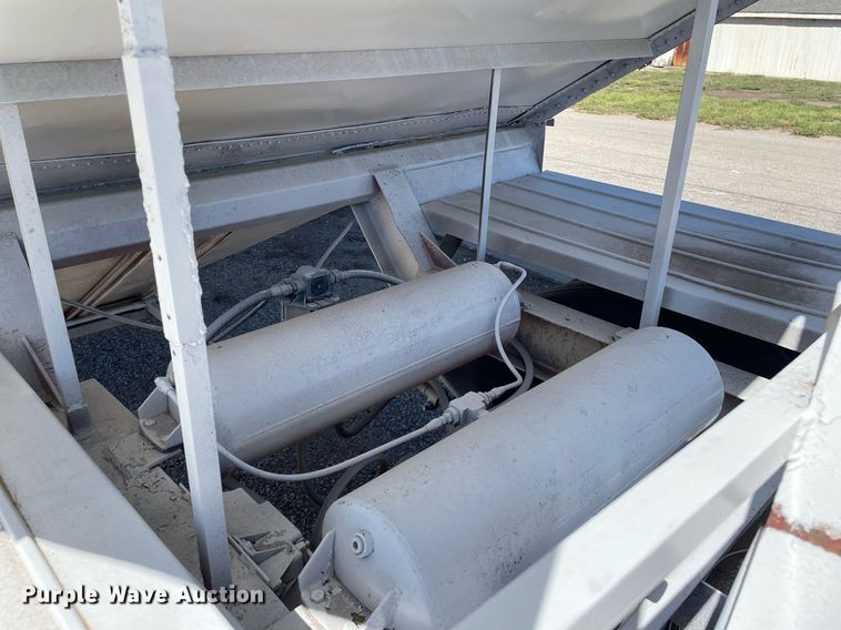 image for item NX9794 1979 Doonan  pup grain trailer