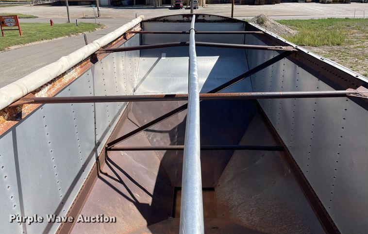 image for item NX9794 1979 Doonan  pup grain trailer