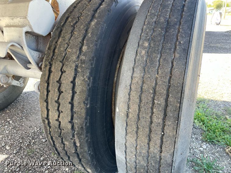 image for item NX9794 1979 Doonan  pup grain trailer