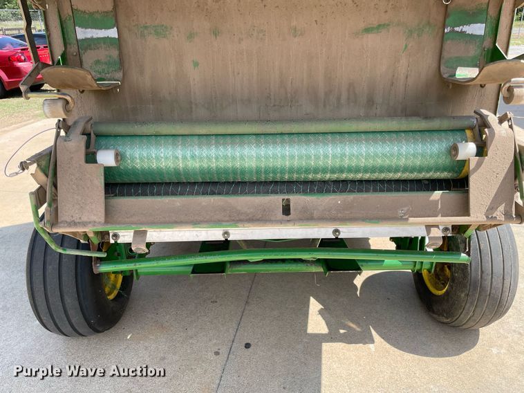 image for item NY9819 2008 John Deere 458  round baler