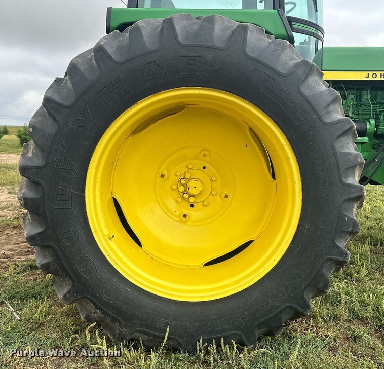 image for item OC9488 1976 John Deere 4430W  tractor