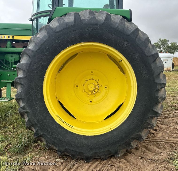 image for item OC9488 1976 John Deere 4430W  tractor