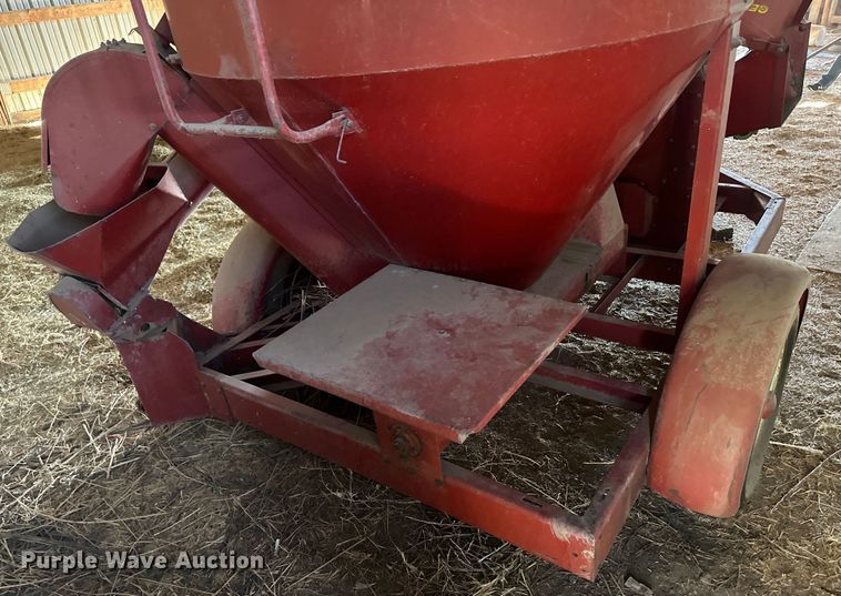 image for item OC9494 Gehl 65MX  feed grinder/mixer