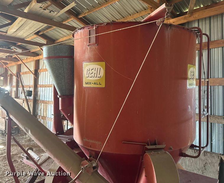 image for item OC9494 Gehl 65MX  feed grinder/mixer