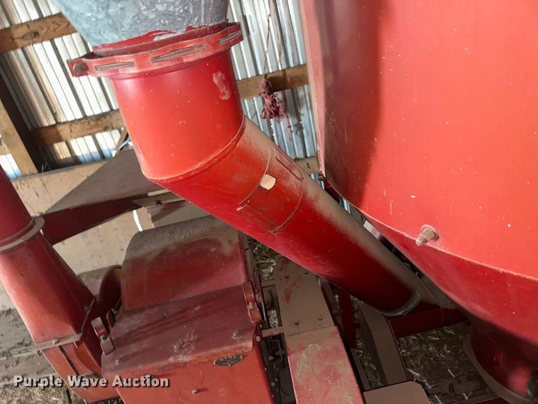 image for item OC9494 Gehl 65MX  feed grinder/mixer