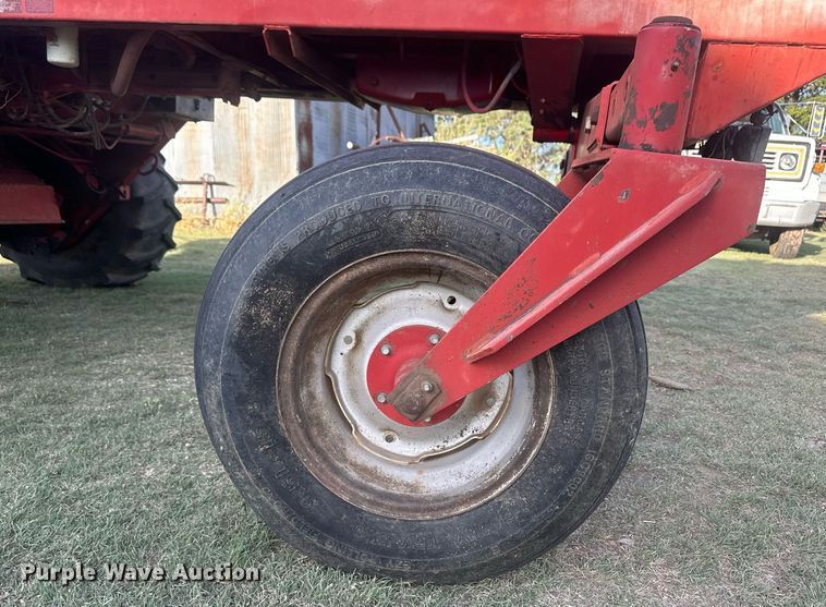 image for item OC9527 Case 8840  swather / windrower