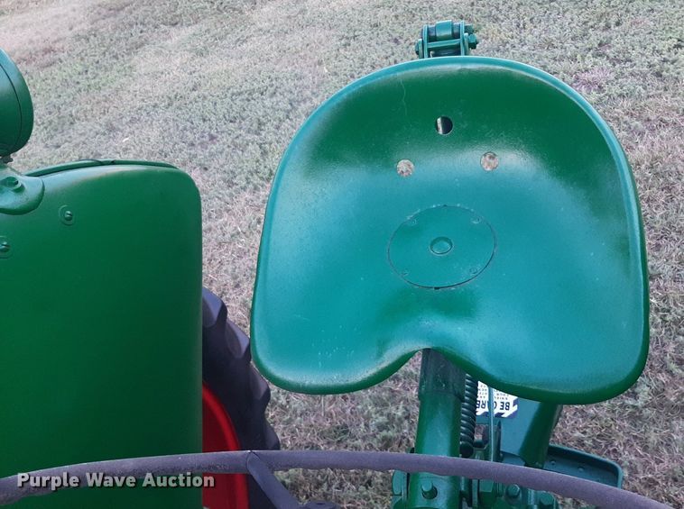 image for item OF9444 1945 Oliver 70  tractor
