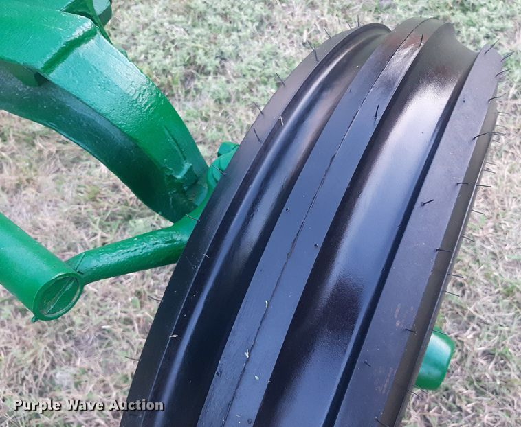 image for item OF9444 1945 Oliver 70  tractor