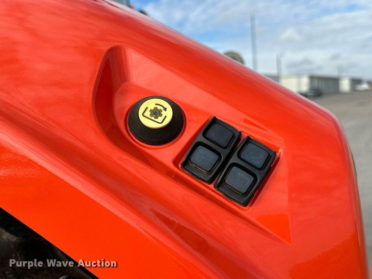 image for item OG9236 2018 Kubota  M7-171 tractor