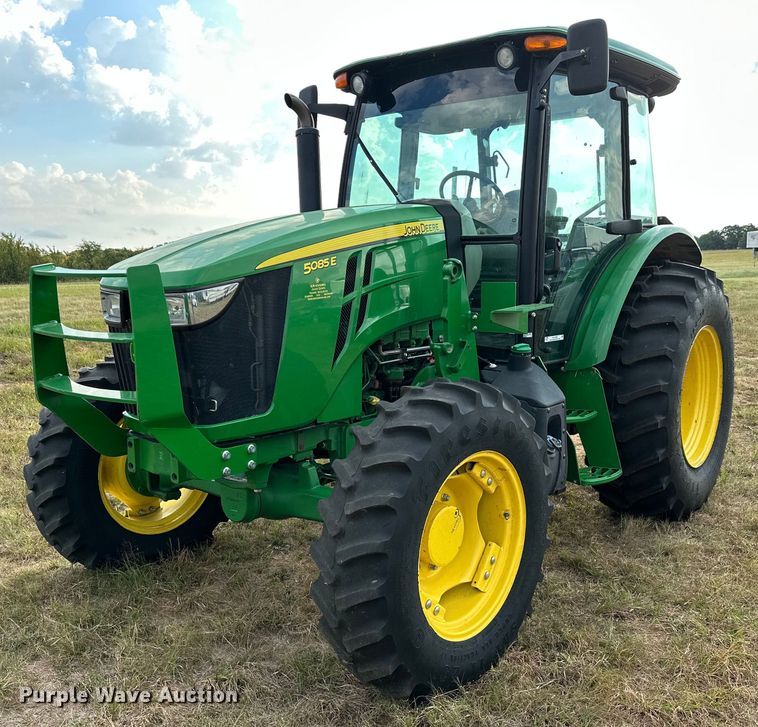 image for item OG9293 2018 John Deere 5085E MFWD tractor