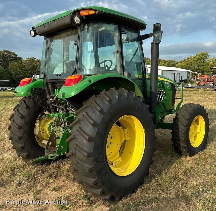 image for item OG9293 2018 John Deere 5085E MFWD tractor