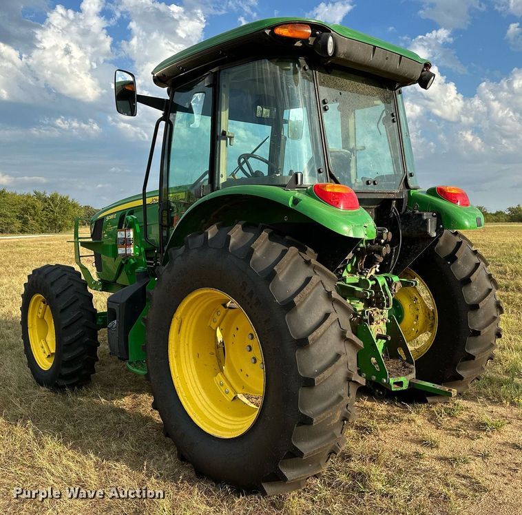 image for item OG9293 2018 John Deere 5085E MFWD tractor