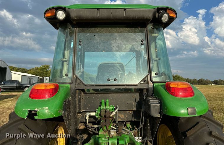 image for item OG9293 2018 John Deere 5085E MFWD tractor