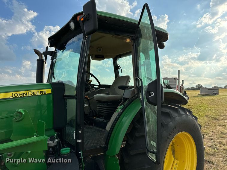 image for item OG9293 2018 John Deere 5085E MFWD tractor