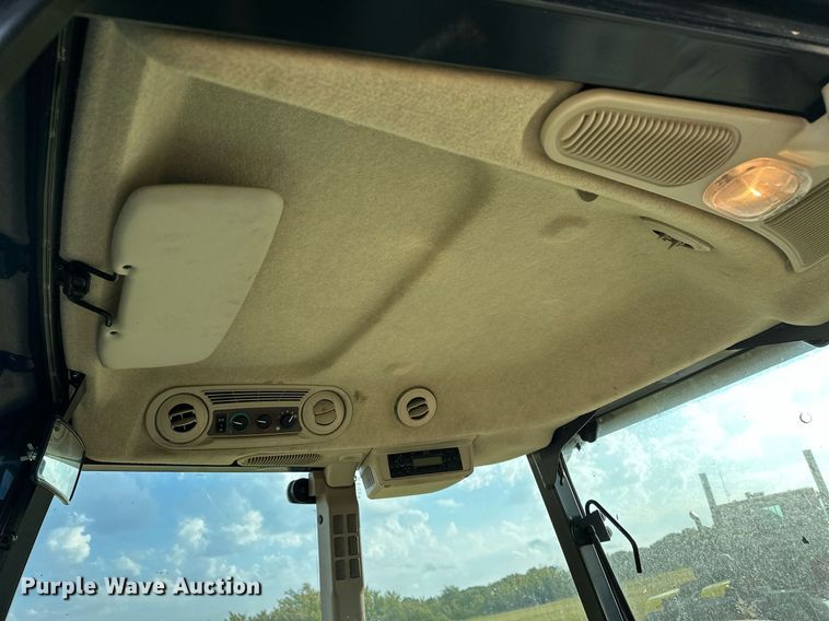 image for item OG9293 2018 John Deere 5085E MFWD tractor