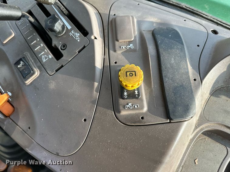 image for item OG9293 2018 John Deere 5085E MFWD tractor