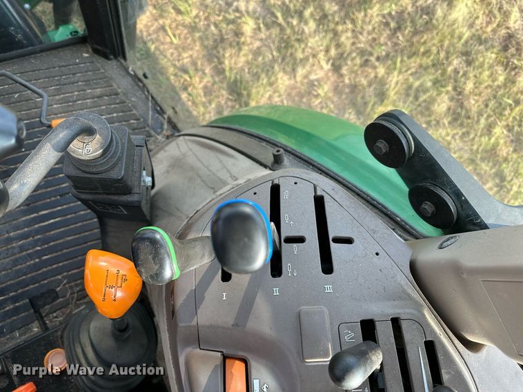 image for item OG9293 2018 John Deere 5085E MFWD tractor