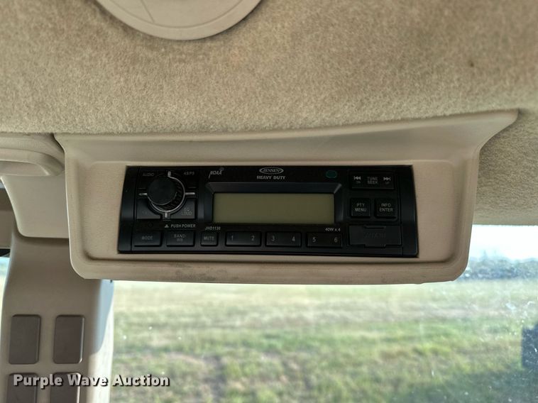 image for item OG9293 2018 John Deere 5085E MFWD tractor