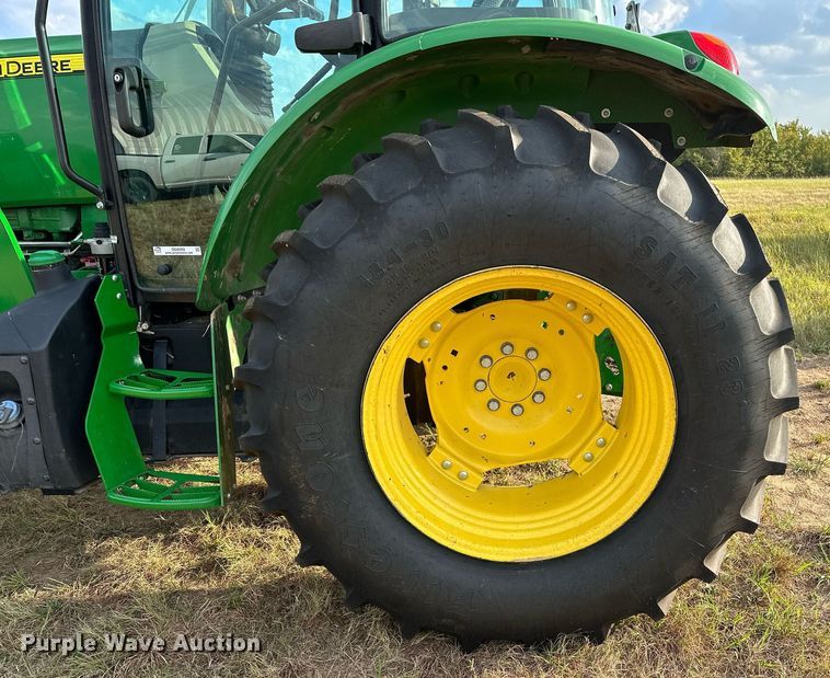 image for item OG9293 2018 John Deere 5085E MFWD tractor